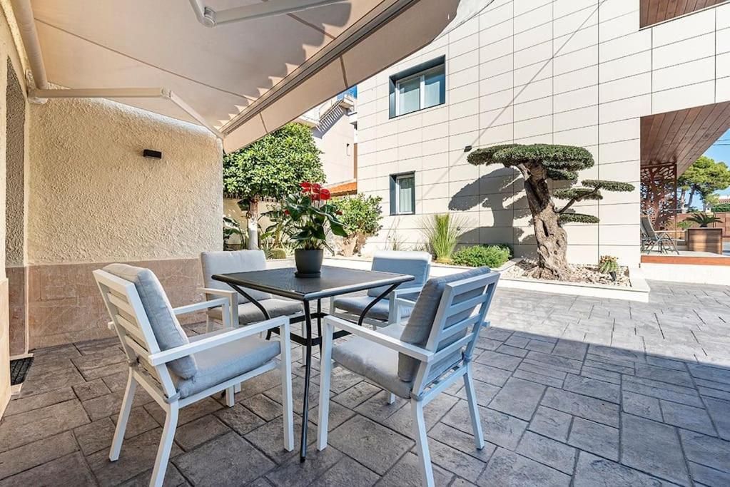Lusso E Relax Con Piscina A 2 Minuti Dal Mare Apartment Miami Playa Екстериор снимка