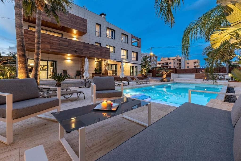 Lusso E Relax Con Piscina A 2 Minuti Dal Mare Apartment Miami Playa Екстериор снимка