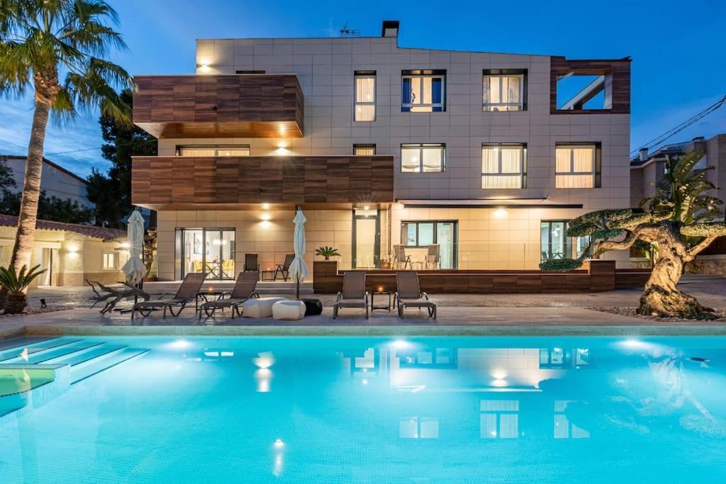 Lusso E Relax Con Piscina A 2 Minuti Dal Mare Apartment Miami Playa Екстериор снимка